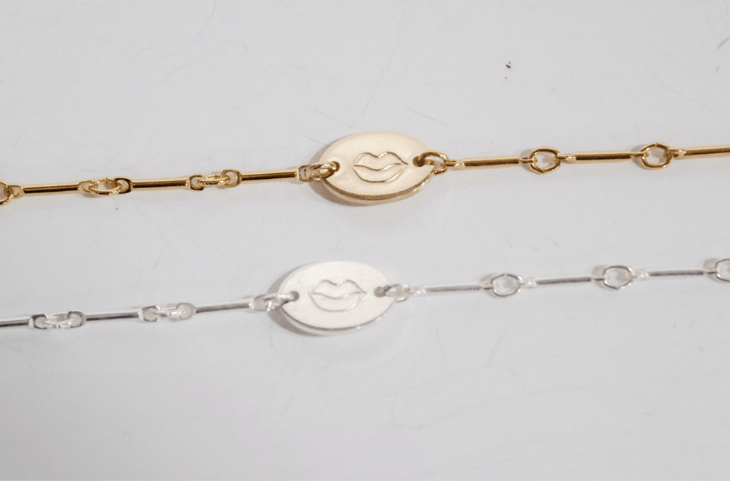 Lip Bracelet | Custom Moments - The Always Busy Mama